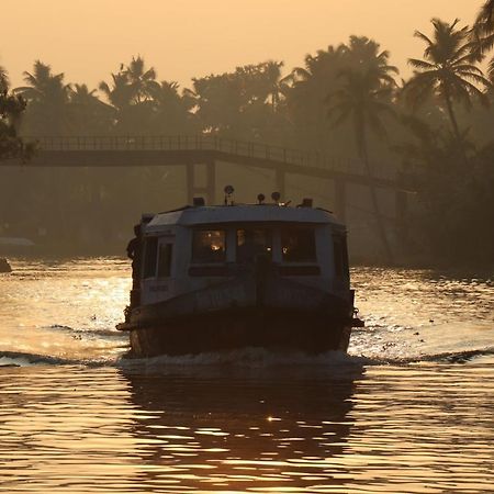 Marari Houseboat Hotell Mararikulam Eksteriør bilde