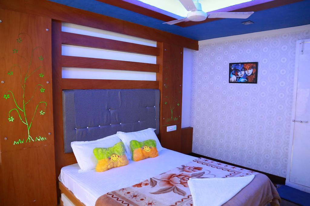 Marari Houseboat Hotell Mararikulam Eksteriør bilde