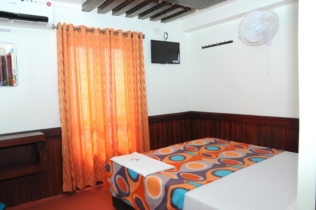 Marari Houseboat Hotell Mararikulam Rom bilde