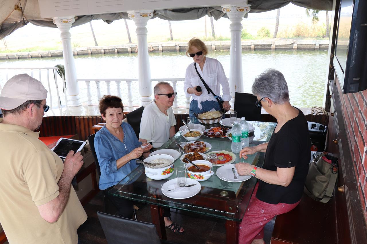 Marari Houseboat Hotell Mararikulam Eksteriør bilde